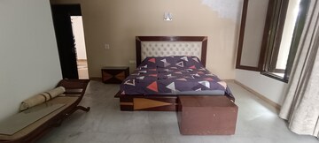 Bedroom in 6+ BHK Builder Floor at DLF Royale Residences, Dlf Phase I – for Rent