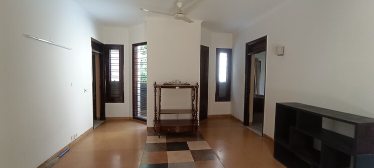 Living Room, dlf-royale-residences 6+ Bedroom 7500 Sq.Ft. Builder Floor In Dlf Phase I Gurgaon 9299489