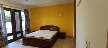 Bedroom in 6+ BHK Builder Floor at DLF Royale Residences, Dlf Phase I – for Rent