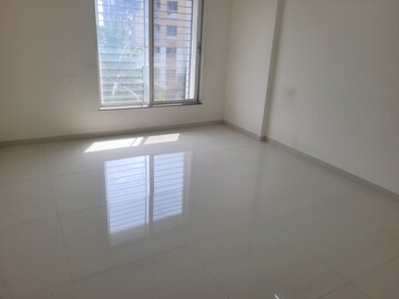 Room in 3 BHK Apartment at Shri Senapati Bapat CHS, Senapati Bapat Road – for Rent