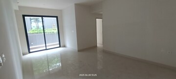 Room in 4 BHK Apartment at New Town Action AreA-Iii – for Rent