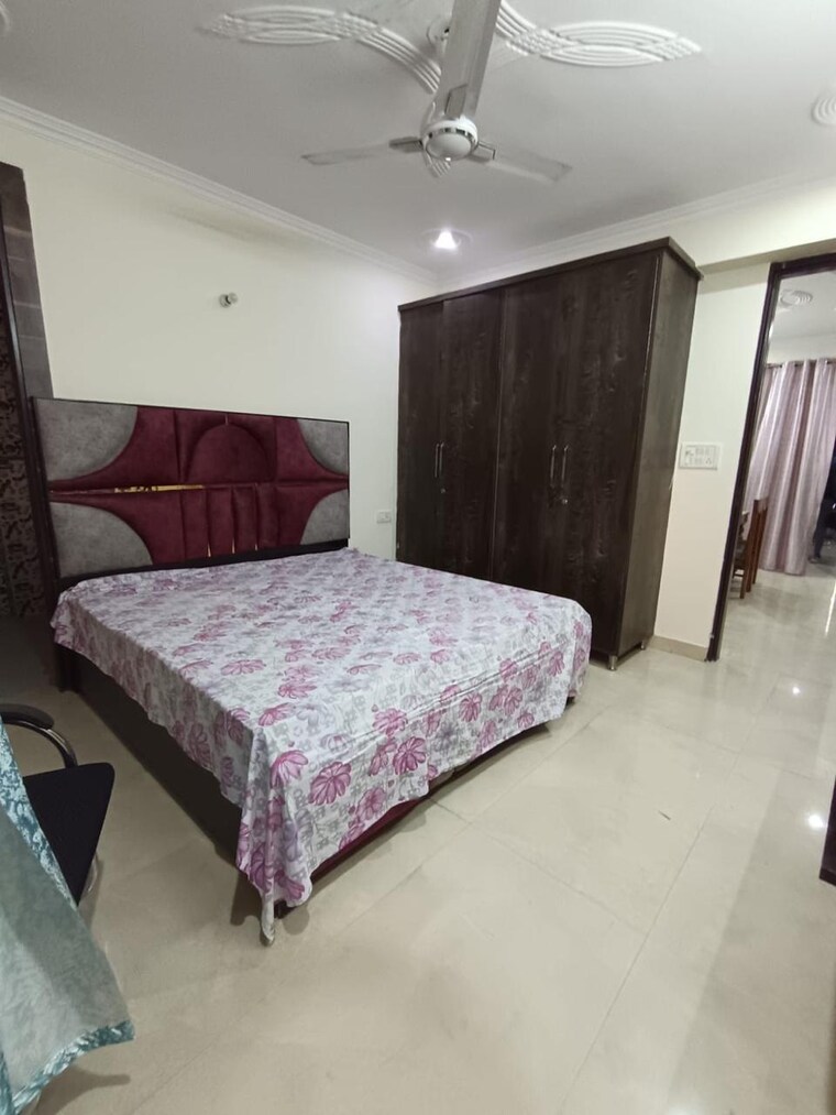 Bedroom, sector 43 3 Bedroom 1500 Sq.Ft. Apartment In Sector 43 Gurgaon 9299569