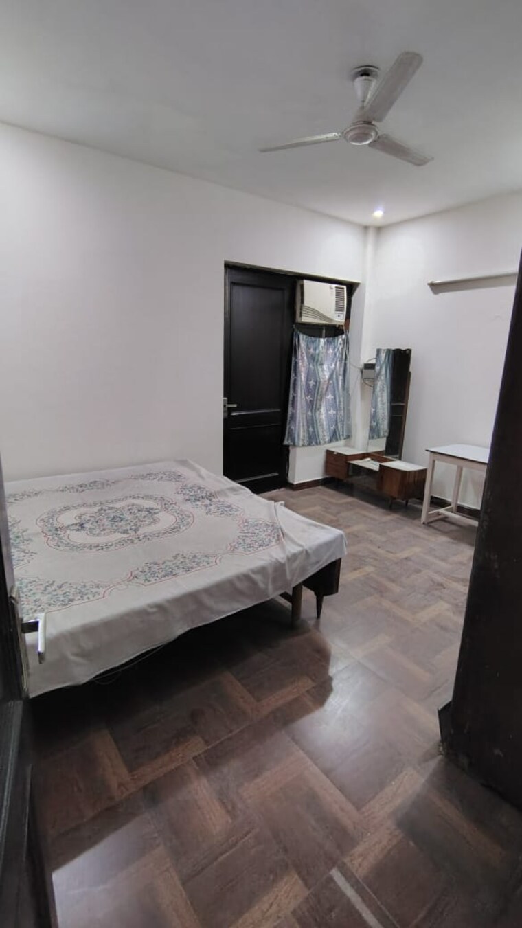 Bedroom, sector 43 3 Bedroom 1400 Sq.Ft. Apartment In Sector 43 Gurgaon 9299586