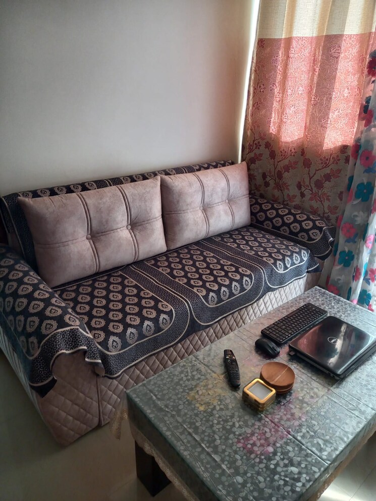 Living Room, land-craft-metro-homes-phase-1 2 Bedroom 586 Sq.Ft. Apartment In Basantpur Saitli Ghaziabad 9299623