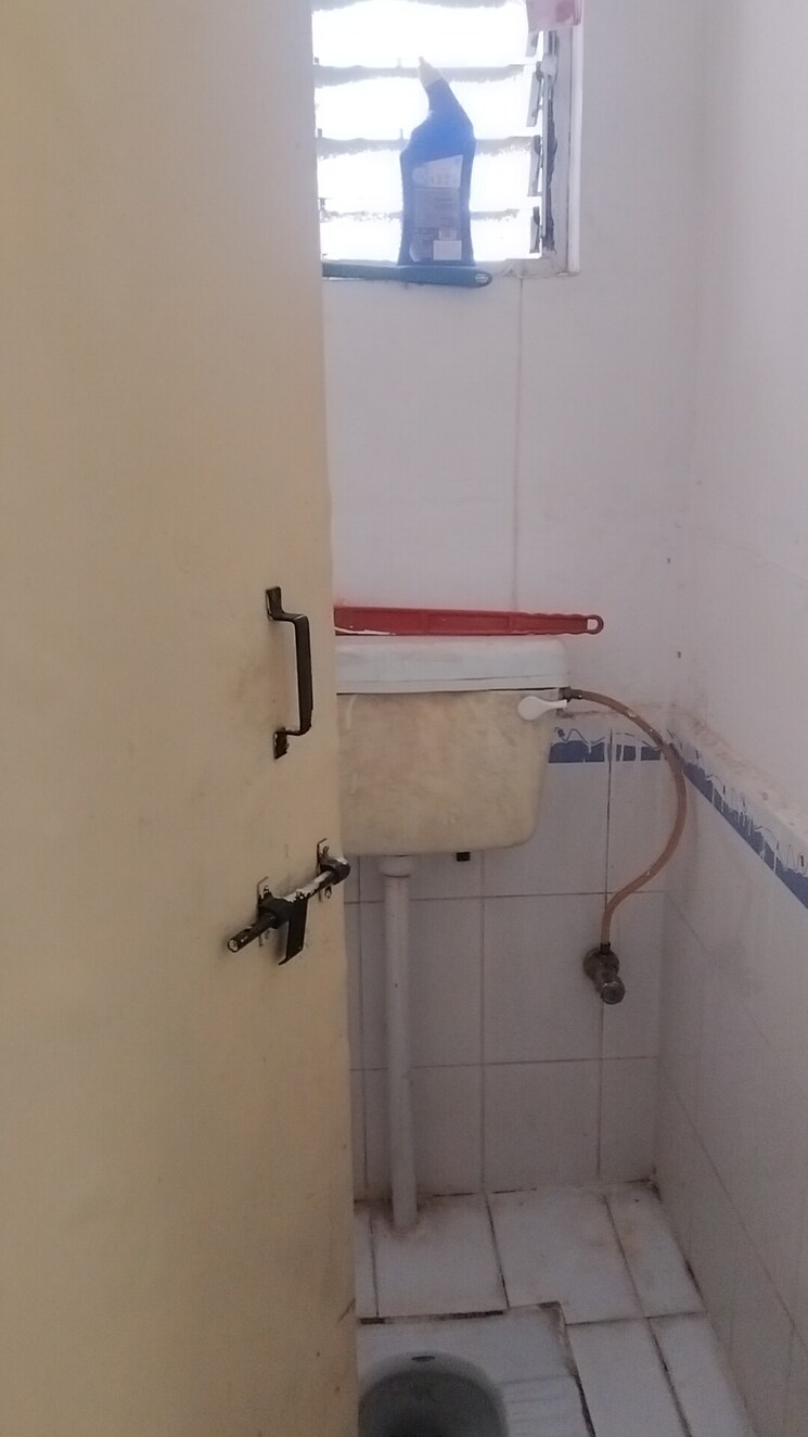 Bathroom, surobhi-kunj 1 Bedroom 530 Sq.Ft. Apartment In Tingre Nagar Pune 9299601