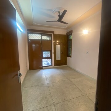 Room in 3 BHK Apartment at Sector 21c – for Rent