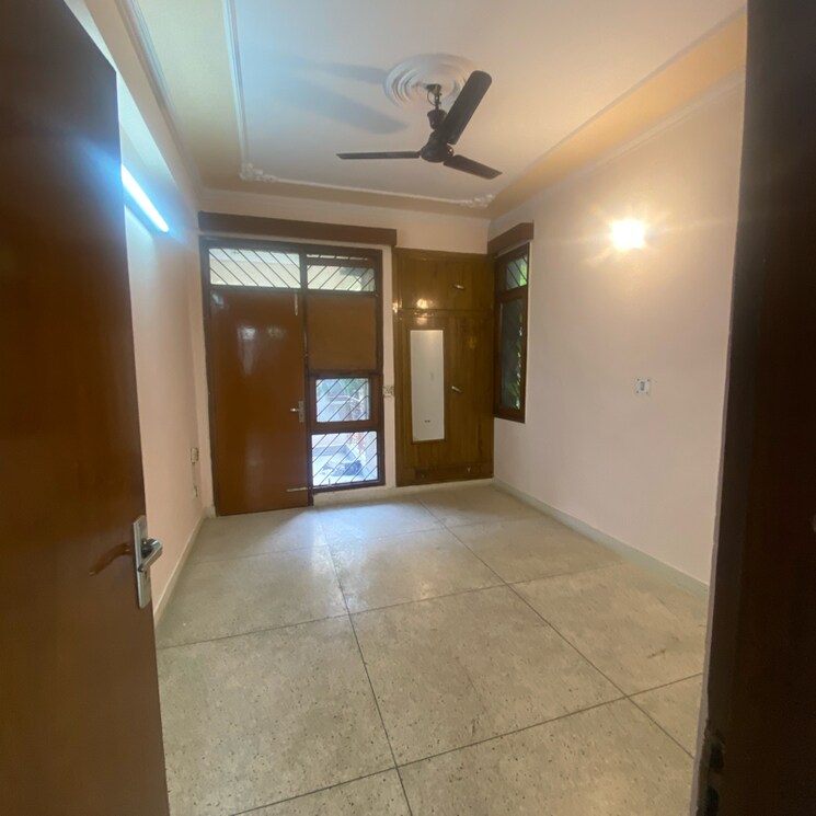 Room, sector 21c 3 Bedroom 1500 Sq.Ft. Apartment In Sector 21c Faridabad 9299616