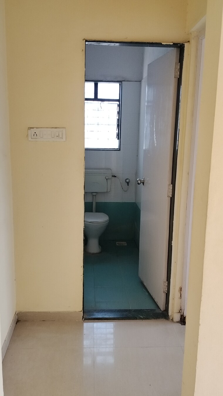 Bathroom, tingre nagar 2 Bedroom 650 Sq.Ft. Apartment In Tingre Nagar Pune 9299608