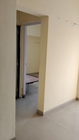 Room in 2 BHK Apartment at Tingre Nagar – for Rent