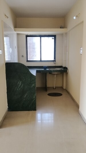 Room in 2 BHK Apartment at Tingre Nagar – for Rent