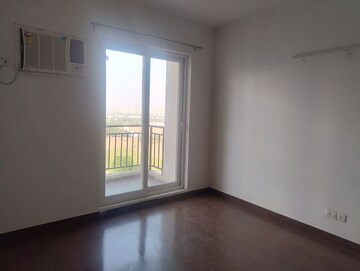 Room in 3 BHK Apartment at Umang Winter Hills, Sector 77 – for Rent