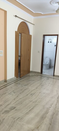 3 BHK + Extra Room Villa For Sale in RWA Apartments Sector 50