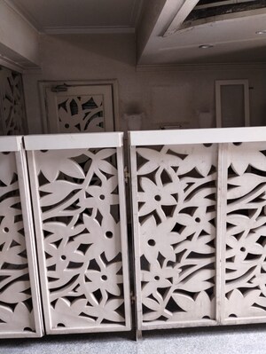 Balcony in 2.5 BHK Apartment at Mayur Vihar – for Rent