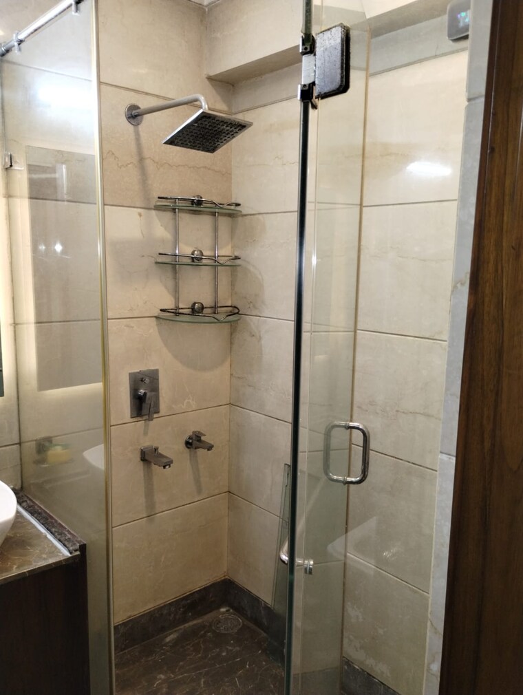 Bathroom, mayur vihar 2.5 Bedroom 1050 Sq.Ft. Apartment In Mayur Vihar Delhi 9299635