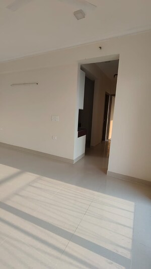 Room in 2 BHK Apartment at Pareena Micasa, Sector 68 – for Rent