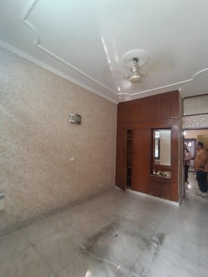 Furnished Amenities in 3 BHK Builder Floor at Malviya Nagar – for Rent