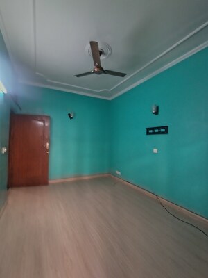 Furnished Amenities in 3 BHK Builder Floor at Malviya Nagar – for Rent