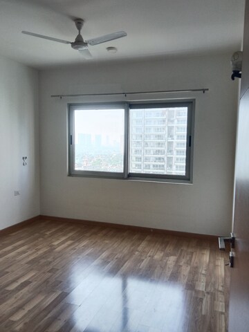 Room in 2 BHK Apartment at Tata Gurgaon Gateway, Sector 112 – for Rent