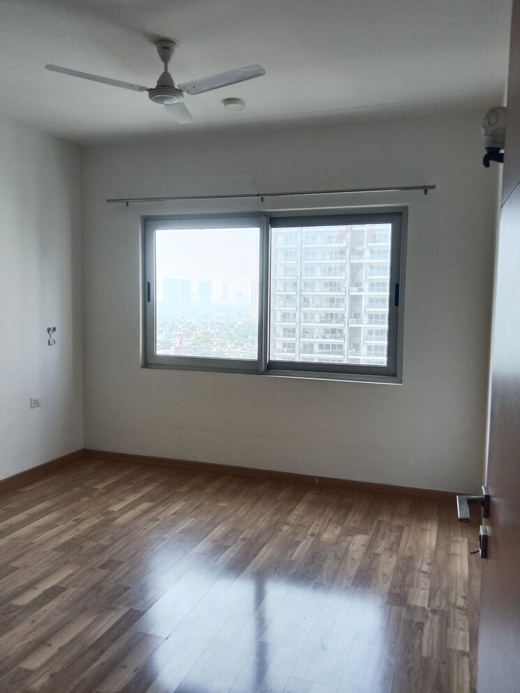 Room, tata-gurgaon-gateway 2 Bedroom 1580 Sq.Ft. Apartment In Sector 112 Gurgaon 9299676