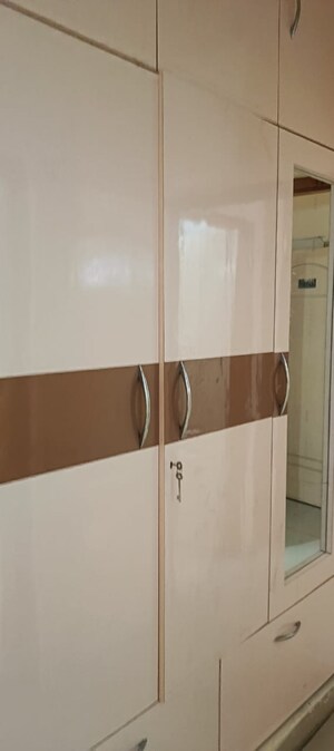 Furnished Amenities in 3 BHK Apartment at Eldeco Eternia, Sitapur Road – for Rent