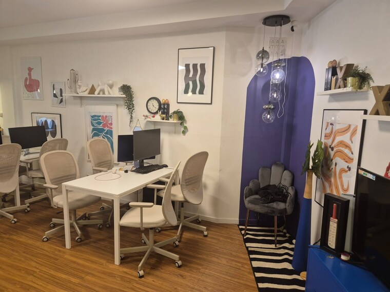 Gym, galleria Commercial Office Space 710 Sq.Ft. In Powai Mumbai 9299710