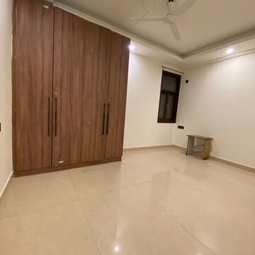 Room in 4 BHK Builder Floor at Chattarpur – for Rent