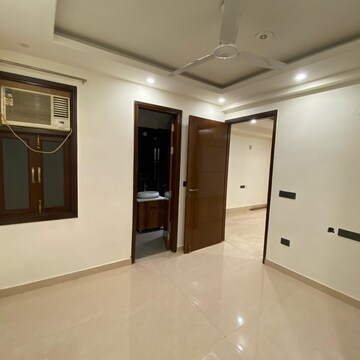 Room in 4 BHK Builder Floor at Chattarpur – for Rent