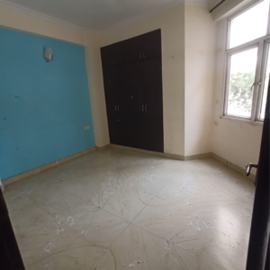 Room in 3 BHK Apartment at Mahagun Maestro, Sector 75 – for Sale