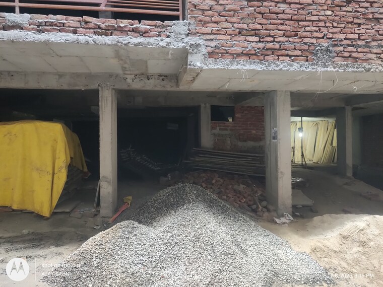  Parking, mehrauli 2 Bedroom 700 Sq.Ft. Builder Floor In Mehrauli Delhi 9299768