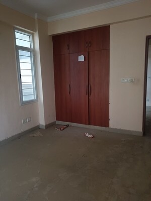 Room in 3 BHK Apartment at Eldeco Eternia, Sitapur Road – for Rent