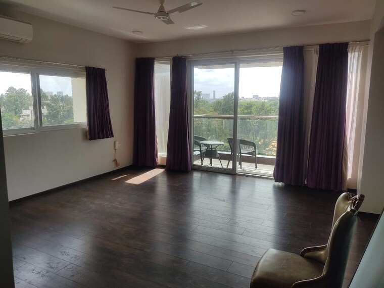 Room, embassy-oasis 4 Bedroom 4045 Sq.Ft. Apartment In Frazer Town Bangalore 9299821