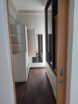 Bedroom in 4 BHK Apartment at Embassy Oasis, Frazer Town – for Rent