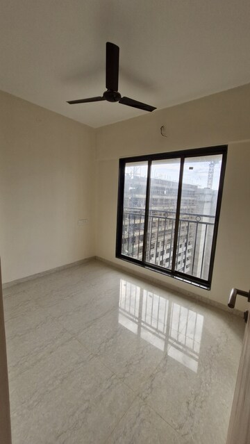 Room in 3 BHK Apartment at Sunteck City Avenue 4, Goregaon West – for Rent