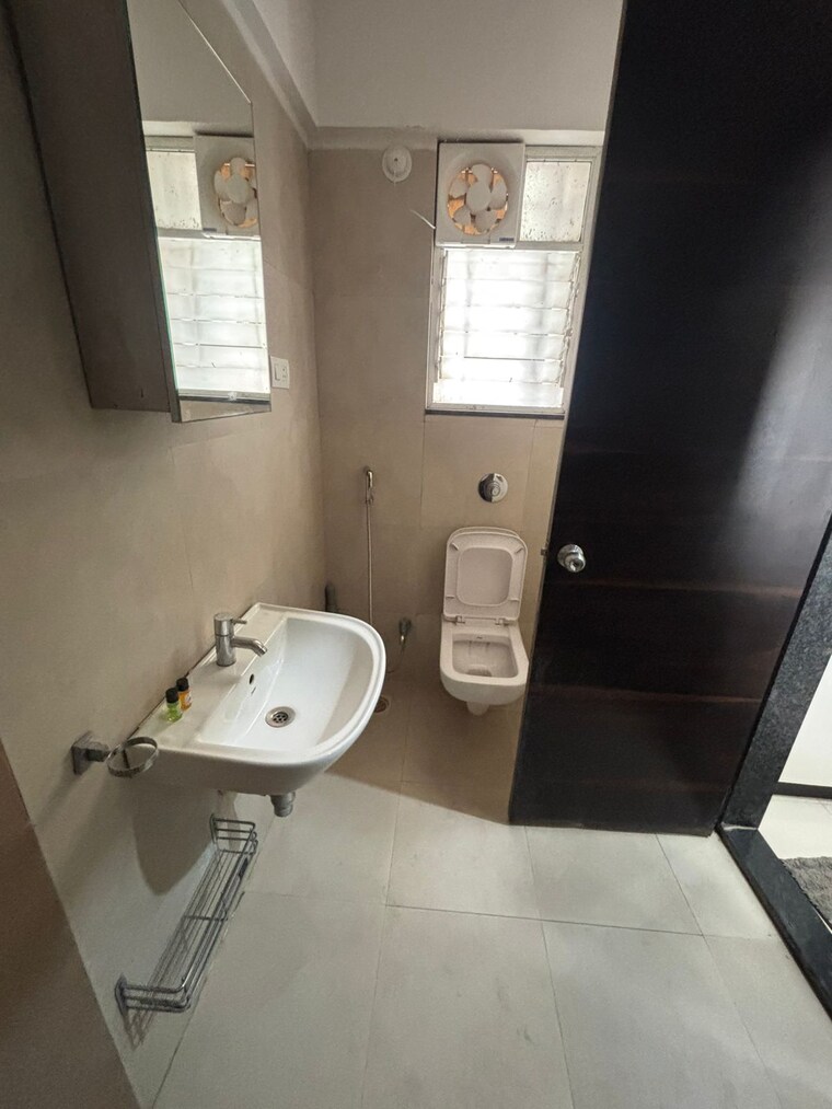 Bathroom, sharada-alliance-paritosh 3 Bedroom 1173 Sq.Ft. Apartment In Balewadi Pune 9299829