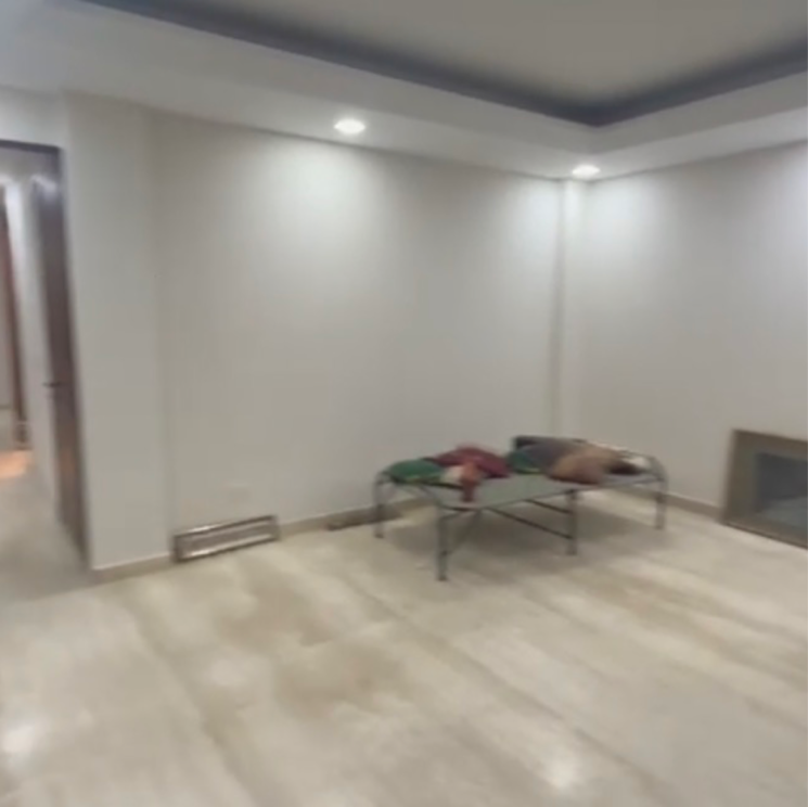 Room, kavi nagar block j 4 Bedroom 355 Sq.Yd. Builder Floor In Kavi Nagar Block J Ghaziabad 9299836