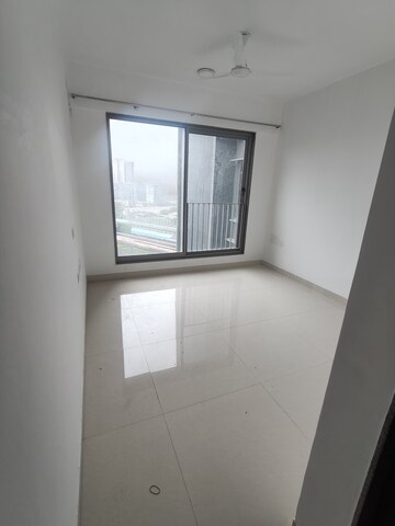 Room in 3 BHK Apartment at Sunteck City Avenue 4, Goregaon West – for Rent