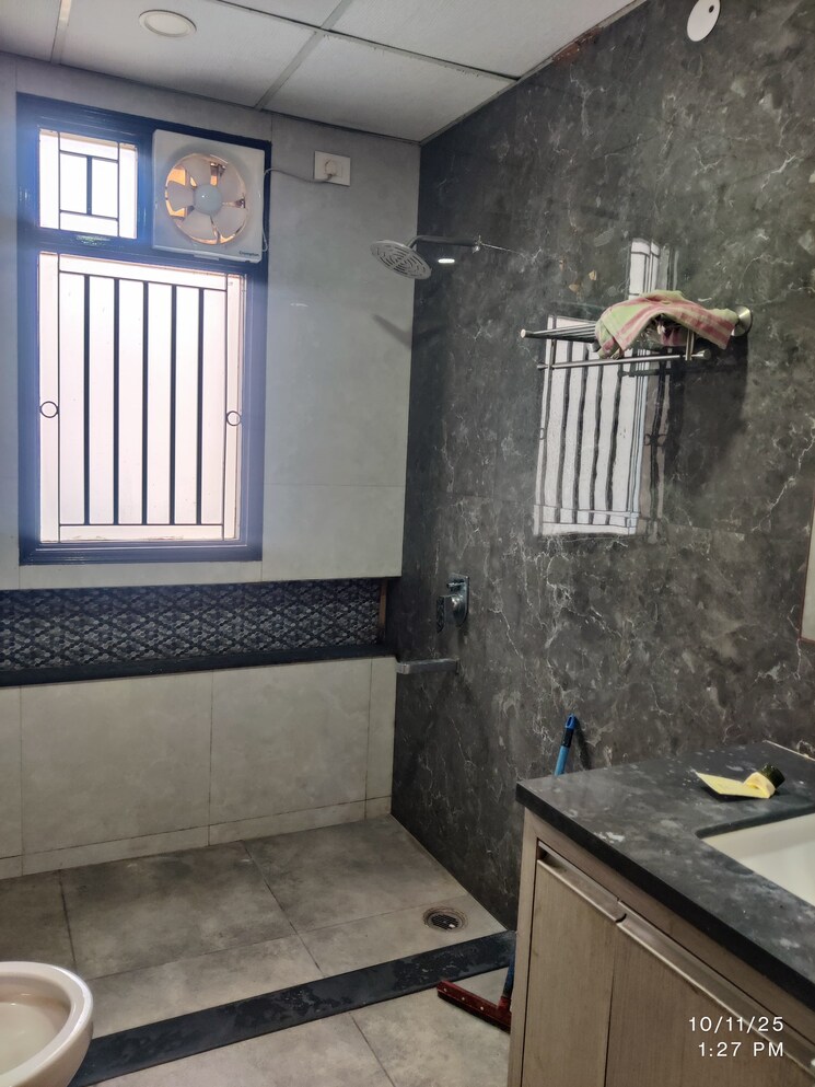 Bathroom, sector 15 ii 2 Bedroom 1600 Sq.Ft. Builder Floor In Sector 15 ii Gurgaon 9299926