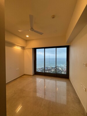 Room in 3 BHK Apartment at Lodha Seamont, Malabar Hill – for Rent