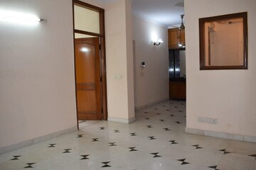 Room in 3 BHK Builder Floor at East Of Kailash – for Rent