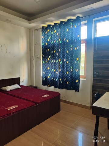 Bedroom in 3 BHK Builder Floor at Sector 30 – for Rent