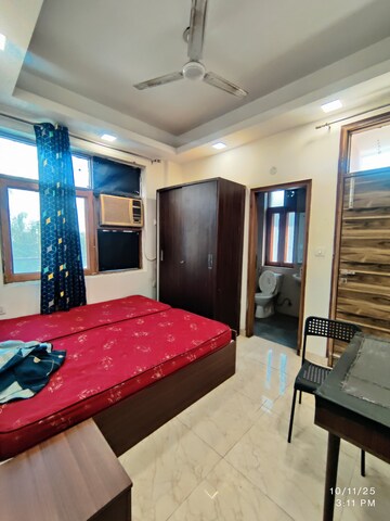 Bedroom in 3 BHK Builder Floor at Sector 30 – for Rent