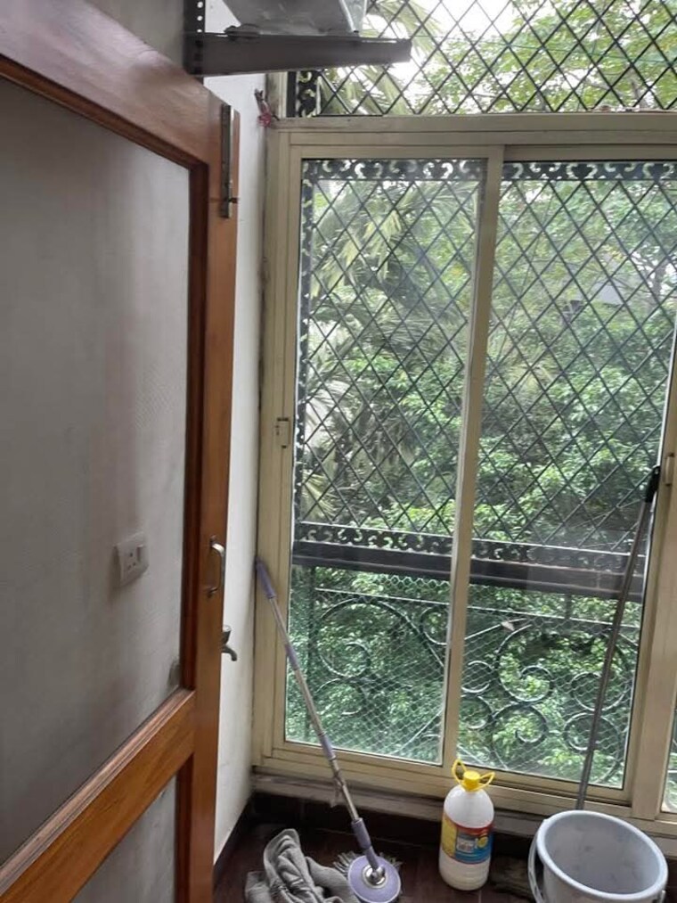 Balcony, lajpat nagar 3 Bedroom 310 Sq.Yd. Builder Floor In Lajpat Nagar Delhi 9299981