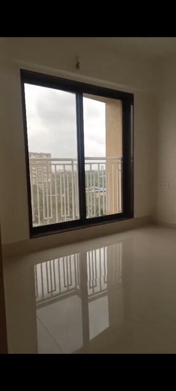 Room in 2 BHK Apartment at Sayba Orchid, Kurla East – for Rent