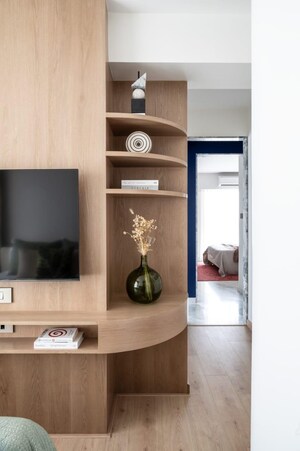 Furnished Amenities in 4 BHK Apartment at Prabhadevi CHS, Prabhadevi – for Rent