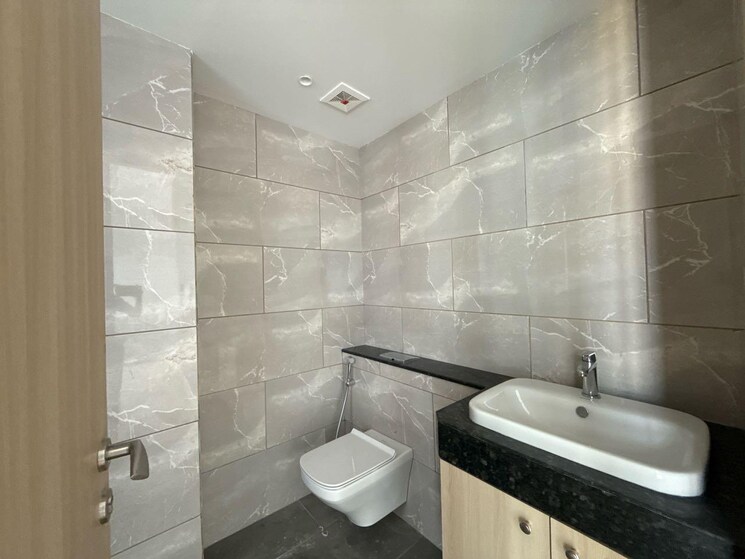 Bathroom, prabhadevi 4 Bedroom 2032 Sq.Ft. Apartment In Prabhadevi Mumbai 9299994