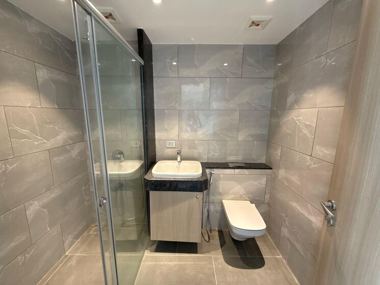 Bathroom, prabhadevi 4 Bedroom 2032 Sq.Ft. Apartment In Prabhadevi Mumbai 9299994