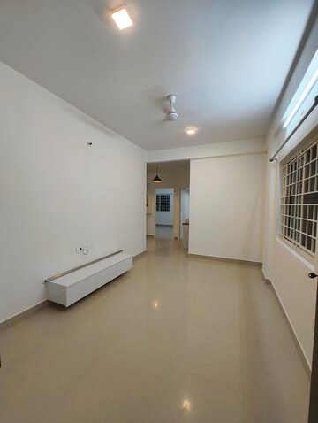 Room in 2 BHK Builder Floor at DSR Divine, New Thippasandra – for Rent