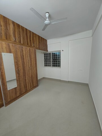 Room in 2 BHK Builder Floor at DSR Divine, New Thippasandra – for Rent