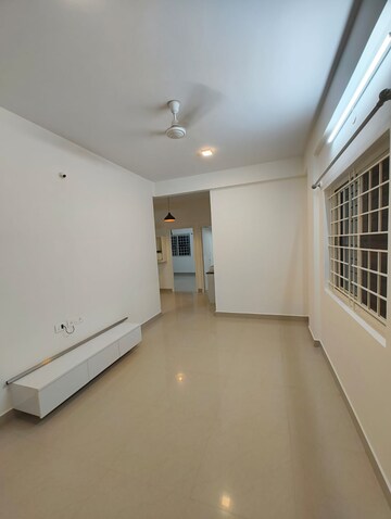 Room in 2 BHK Builder Floor at DSR Divine, New Thippasandra – for Rent