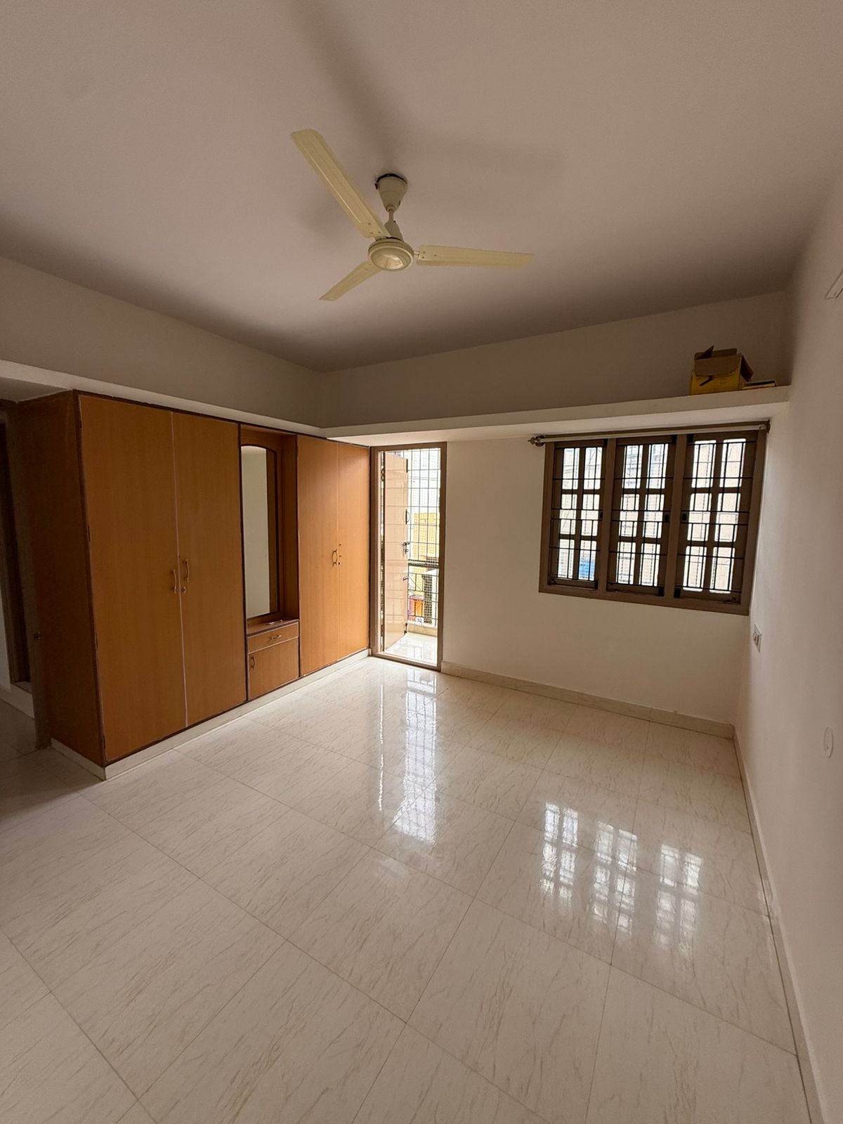 2 BHK + Pooja Room 1300 Sq.Ft. Builder Floor in PSS Plaza